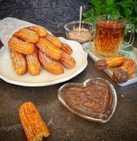چوروس (شیرینی اسپانیایی)