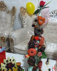 برج دونات و میزه روزه دختر
