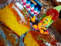 کیک شربتی عالی به همراه شکلاتهای بامزه