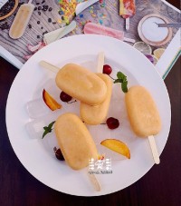 بستنی یخی میوه ای