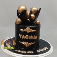 کیک مشکی طلایی