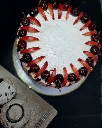 کیک با فیلینگ موز و گردو