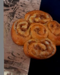 رول سیب ودارچین