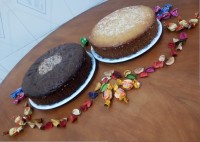 ڪیڪ وانیلـے کشمشـے و شڪلاتـے بہ مناسبت ولادت آقا علـے ابن موسـے الرضا (ع)