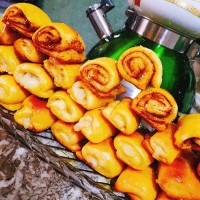 شیرینی دنمارکی و رول دارچینی ?