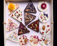 شکلات تخته ای مغز دار