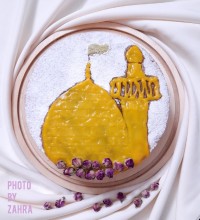 کیک گلاب با تزیین سس زعفرانی