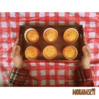 کاپ کیک زعفرانی با کرم وانیلی (پست تبریک تولد)