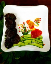 دلمه وبشقاب نقاشی