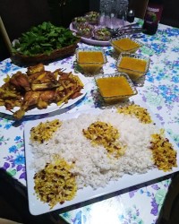 زرشک پلو مرغ سوخاری