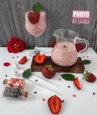 میلک شیک توت فرنگی