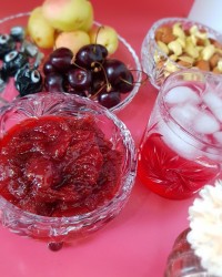 شربت و مربای توت فرنگی