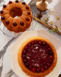 کیک میوه ایی آلبالو