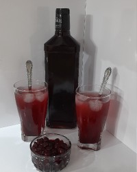 شربت و مربای آلبالو