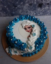 کیک سفارشی با تم فروزن۰