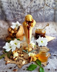 بستنی معجونی با سس کارامل