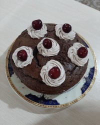 کیک شکلاتی با خامه