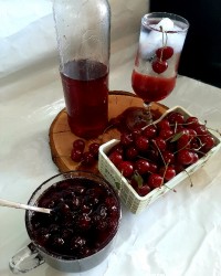 شربت و مربای آلبالو