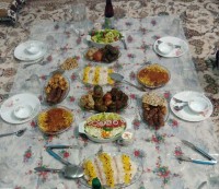 دلمه،کباب کوبیده و جوجه،خورشت قیمه