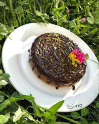 کیک شکلاتی دو تخم مرغی