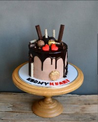 کیک بسیار زیبا و لاکچری