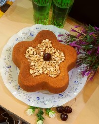 کیک سه تخم مرغی (لطفا ورق بزنید)