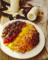 آلبالو پلو لطفاً کپشن خوانده شود