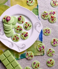 شکلات چیپسی مغزدار