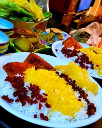 زرشک پلوبامرغ مجلسی