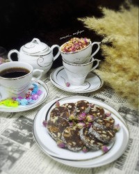 رولت خرما و بیسکوییت