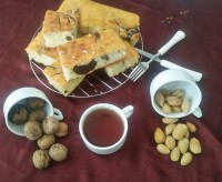 کیک گردویی باشکلات چیپسی