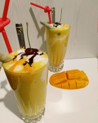 شیک انبه و موز