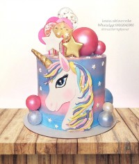 کیک خامه ای یونیکورن