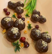 کاپ کیک شکلاتی (لطفا ورق بزنید)