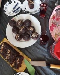 کیک شکلاتی و کاپ کیک شکلاتی