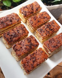 کیک وانیلی با مارمالاد هلو