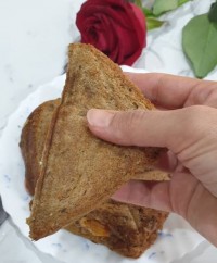 اسنک مرغ و اسنک سوسیس