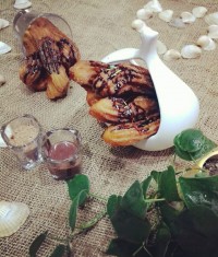 چوروس با سس شکلاتی (شیرینی اسپانیایی)