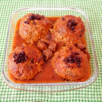 کوفته برنج و لپه با طعم آلو و زرشک