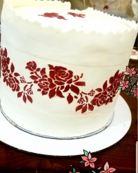 کیک باطرح گل باشابلون ویا استنسیل