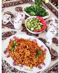 پاستا با سس گوجه تند