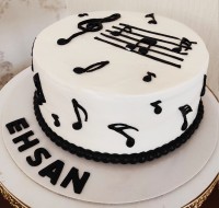 کیک تولد سفارشی با تم موسیقی