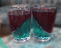 ژله ۲ رنگ با طمع آلبالو و بلوبری