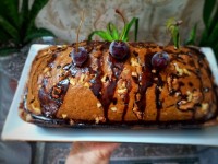 کیک قهوه گردو با سس قهوه