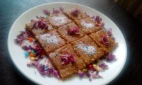 اسنک موز و خرما