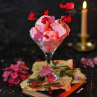 بستنی توت فرنگی