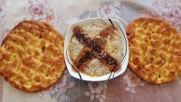حلیم با گوشت گوسفند +نان محلی