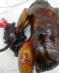 مرغ شکم پر در فر (ناردونه،گیلاس و رب انار ملس)