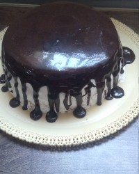 کیک اسفنجی بارویه گاناش