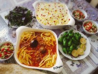 خورشت قیمـہ با گوشت چرخ ڪرده...